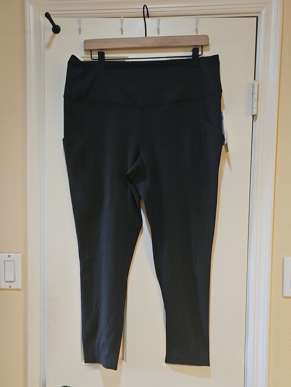 32 Degrees Black High-Rise Performance Leggings with Side Pockets